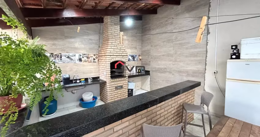 Casa no bairro jardim patricia, com 03 quartos e varanda gourmet completa.