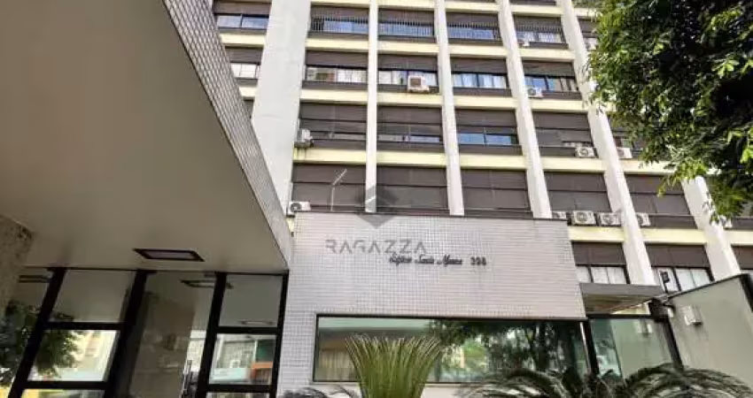 Apartamento na cobertura à venda com 4 quartos, 1 suite, 2 vagas e 3 banheiros.