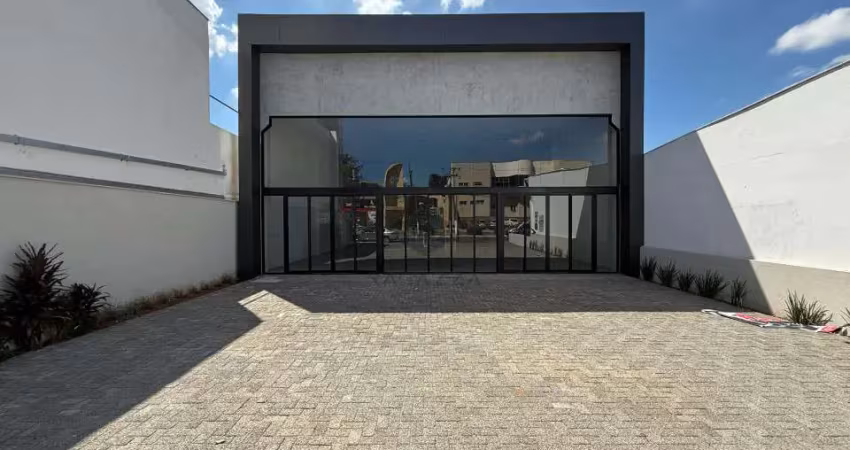 Salão/barracão novo recém construído com aproximadamente 400 m²