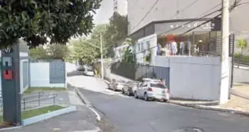 Imóvel comercial/residencial com 710m² de área construída