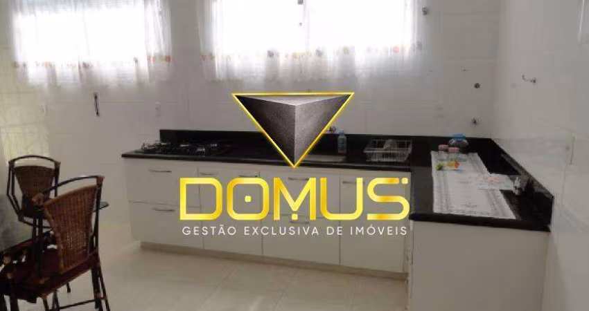 Casa no bairro Jardim Irajá, Ribeirão Preto, ótima localização para residência ou montar um ponto comercial.