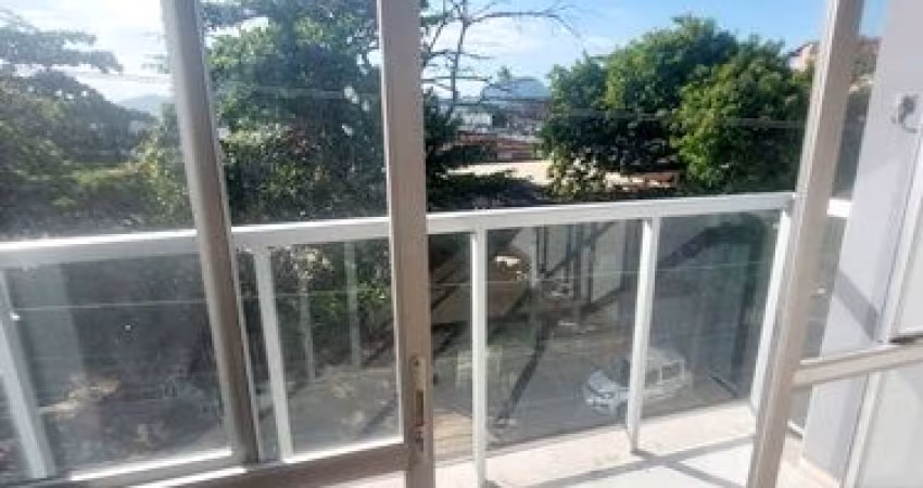 apartamento anual com 02 quartos, centro de Guarapari/ES.