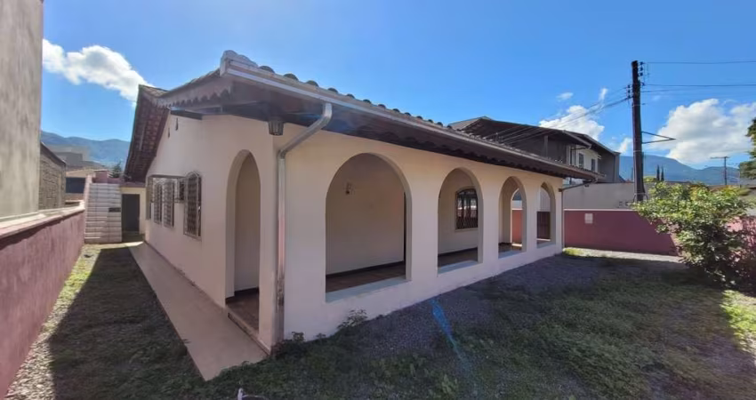 Casa com 3 quartos para alugar no Chico de Paulo, Jaraguá do Sul 