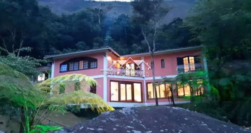 Casa- Petrópolis, Araras