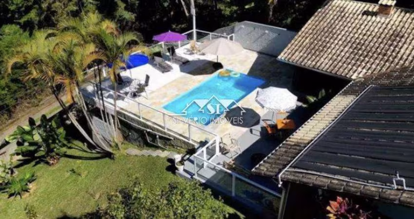 Casa- Petrópolis, Araras