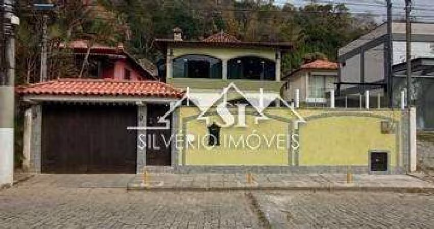 Casa- Petrópolis, Corrêas