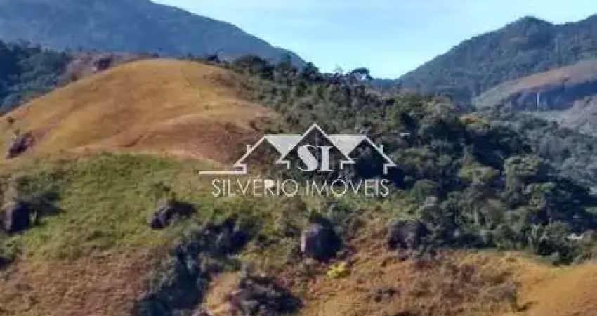 Terreno à venda no Caxambu, Petrópolis 