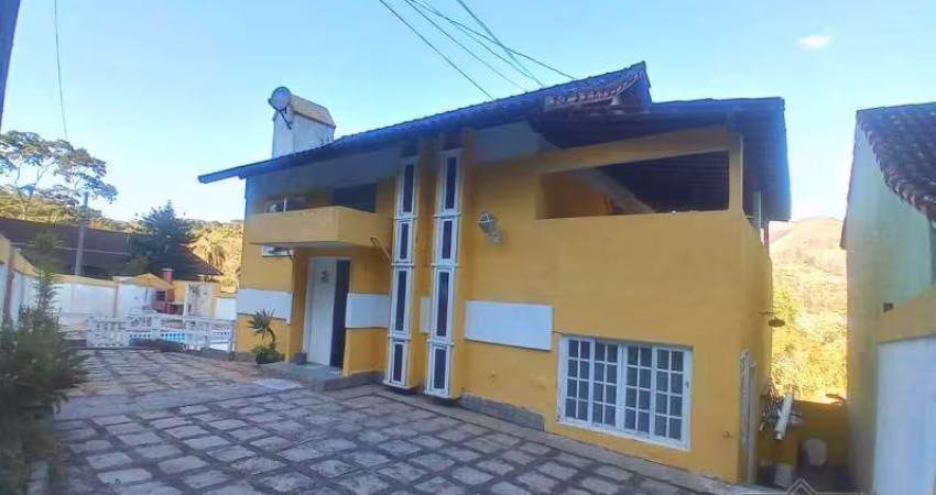Casa- Petrópolis, Carangola