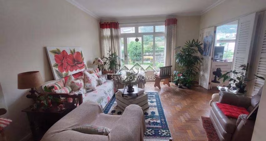 Apartamento- Petrópolis, Centro