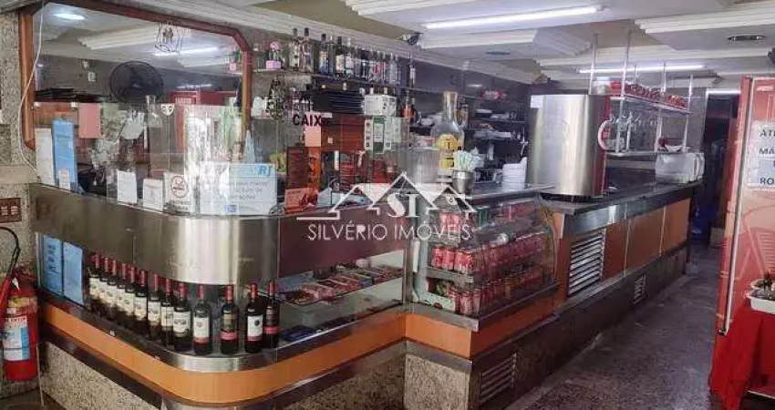 Loja- Petrópolis, Corrêas