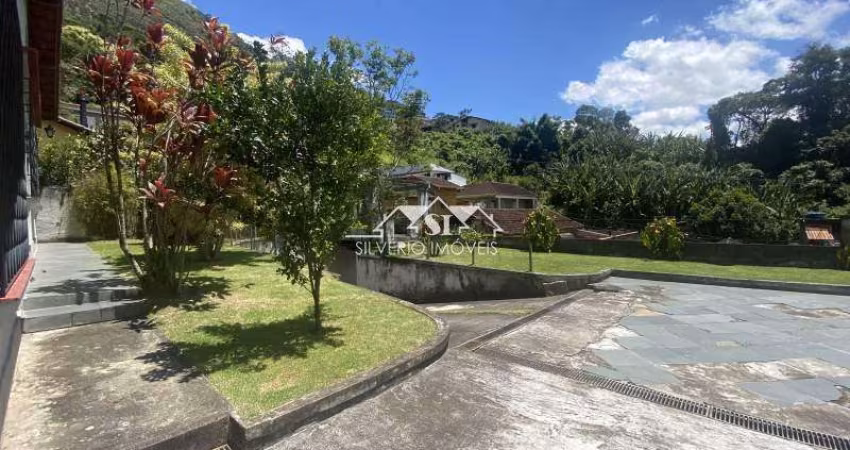Casa- Petrópolis, Estrada da Saudade