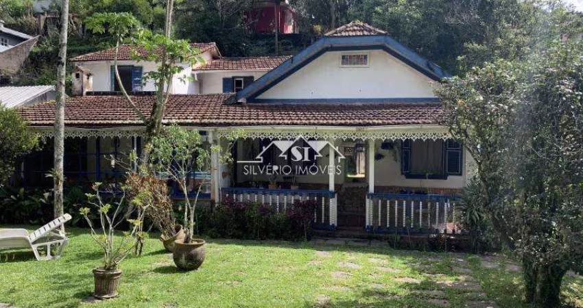 Casa- Petrópolis, Castelânea