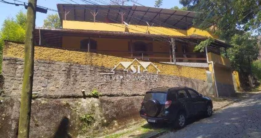 Casa- Petrópolis, Quarteirão Brasileiro