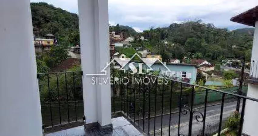 Casa- Petrópolis, Castelânea