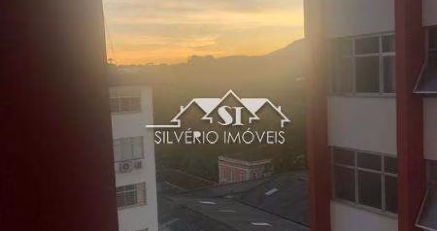 Apartamento- Petrópolis, Centro