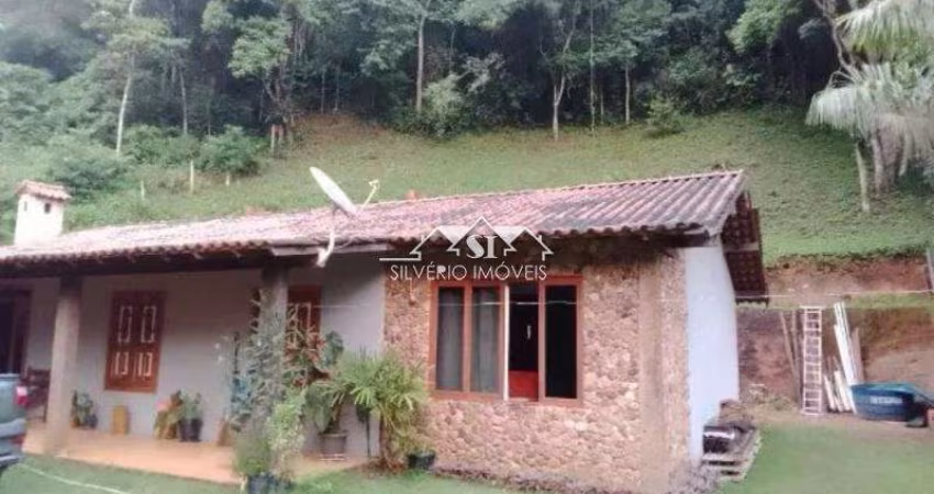 Sítio- Petrópolis, Araras