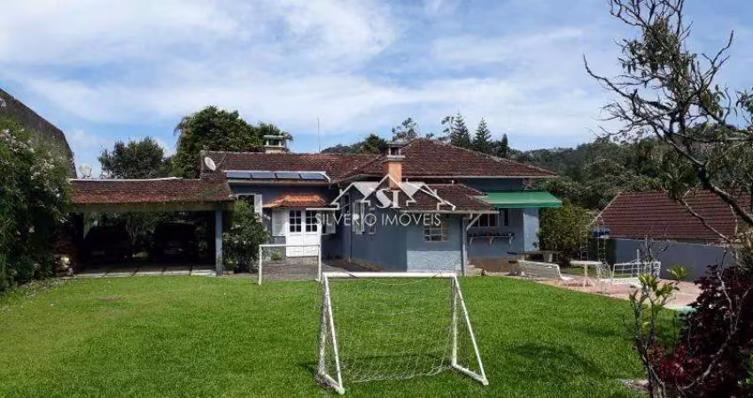 Casa- Petrópolis, Castelânea
