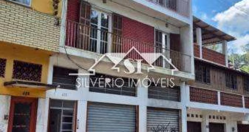 Apartamento- Petrópolis, Castelânea