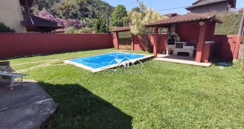 Casa- Petrópolis, São Sebastião