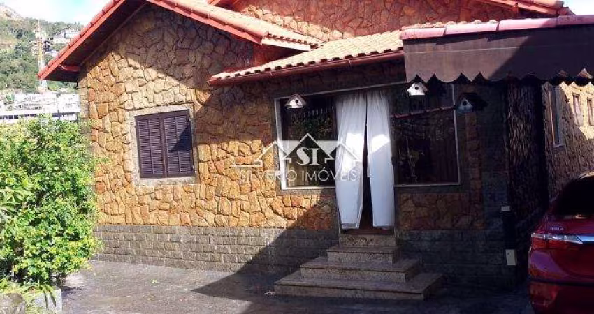 Casa- Petrópolis, Centro