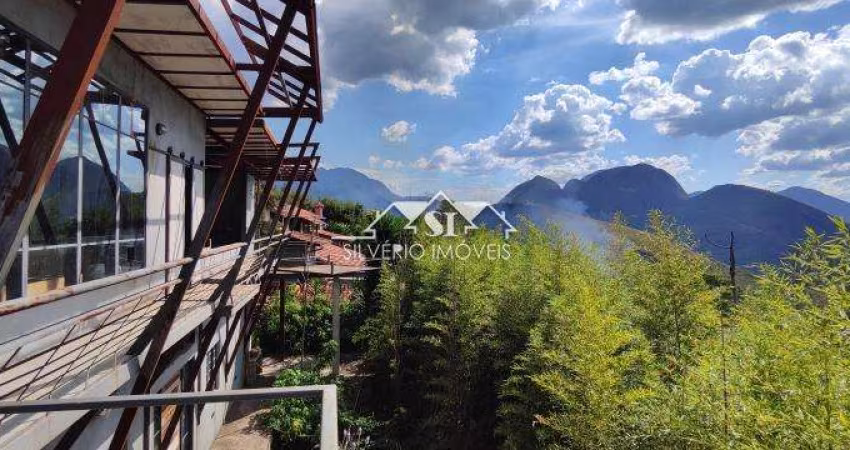 Casa- Petrópolis, Araras