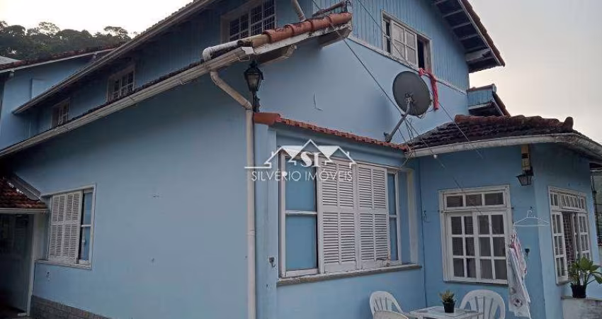 Casa- Petrópolis, Castelânea