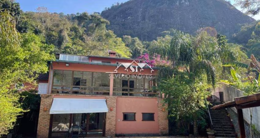 Casa- Petrópolis, Corrêas