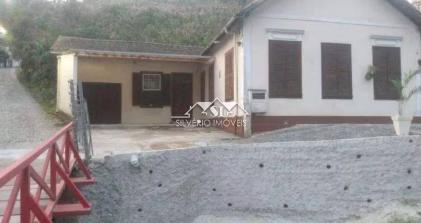 Casa- Petrópolis, Coronel Veiga