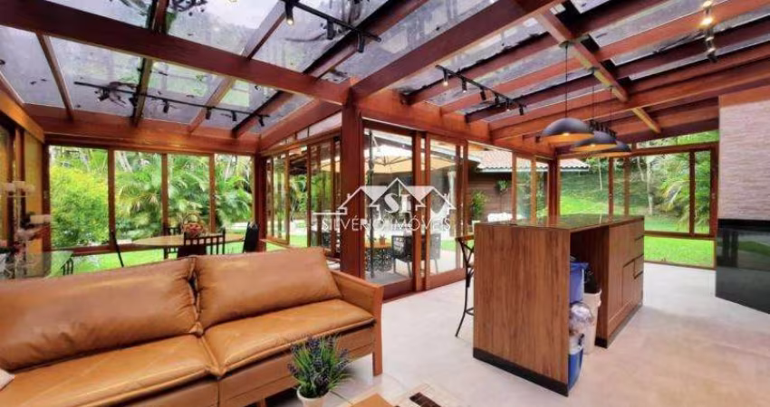 Casa- Petrópolis, Corrêas