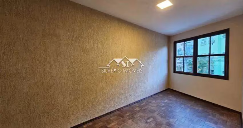 Apartamento com 3 quartos para alugar no Itamarati, Petrópolis 