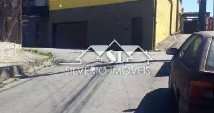 Casa com 2 quartos para alugar na Chácara Flora, Petrópolis 
