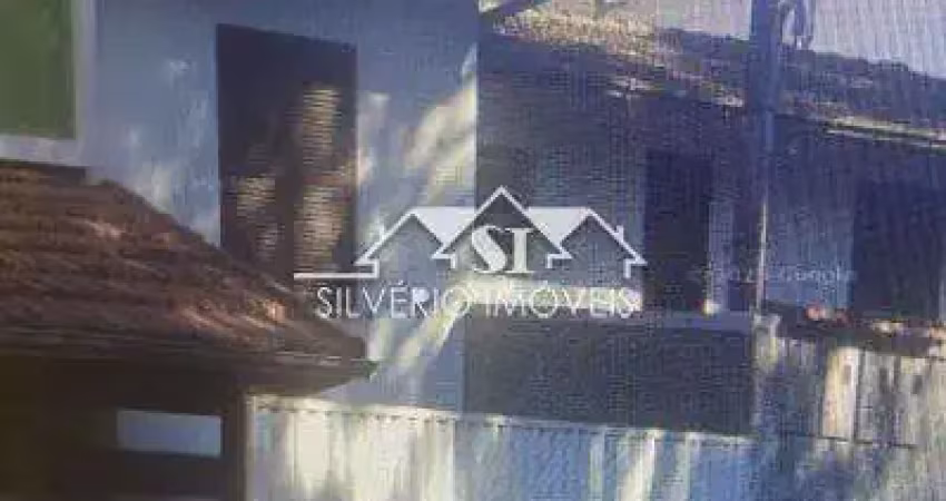 Casa com 2 quartos para alugar no Carangola, Petrópolis 