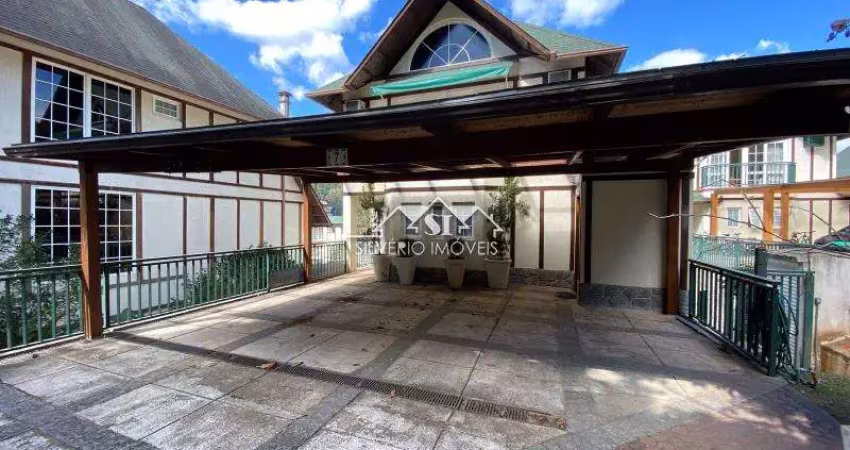 Casa em condomínio fechado com 4 quartos à venda em Itaipava, Petrópolis 
