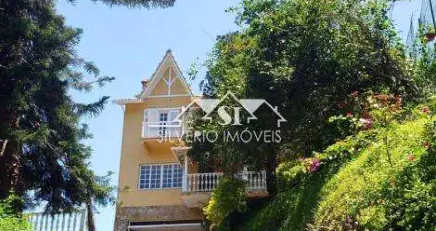 Casa em condomínio fechado com 4 quartos à venda no Retiro, Petrópolis 