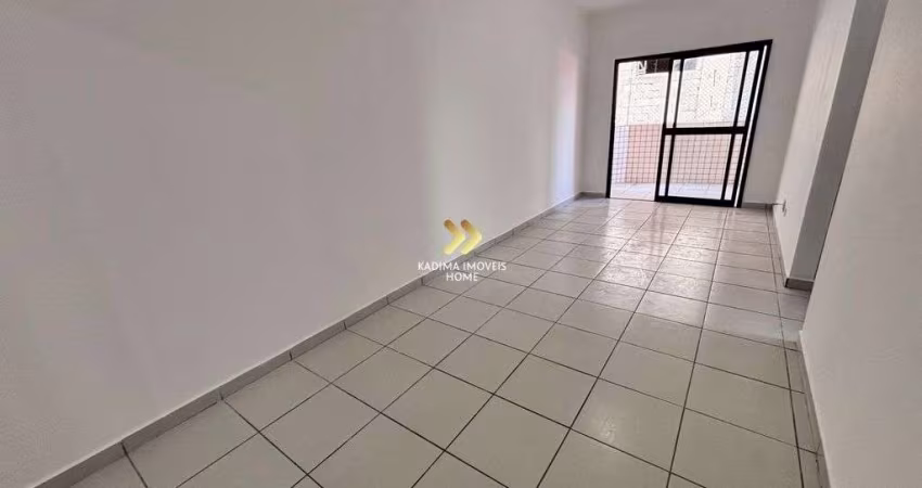 Apartamento de 02 Quartos com Sacada
