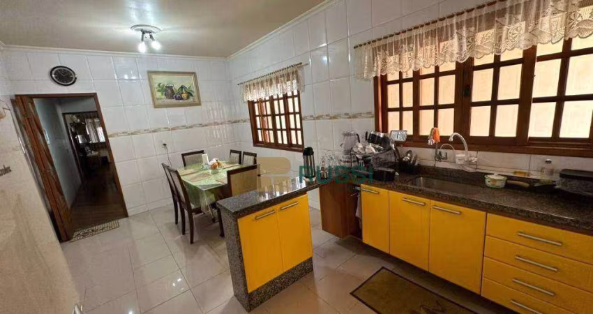 Sobrado com 3 dormitórios à venda, 132 m² por R$ 800.000,00 - Loteamento Residencial Vista Linda - São José dos Campos/SP