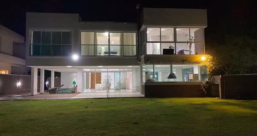 Casa com 6 dormitórios à venda, 700 m² por R$ 9.450.000,00 - Condomínio Chácara Serimbura - São José dos Campos/SP