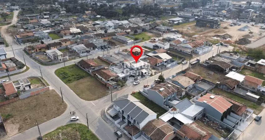 Lindo Sobrado com piscina, Centro de  Araquari, SC