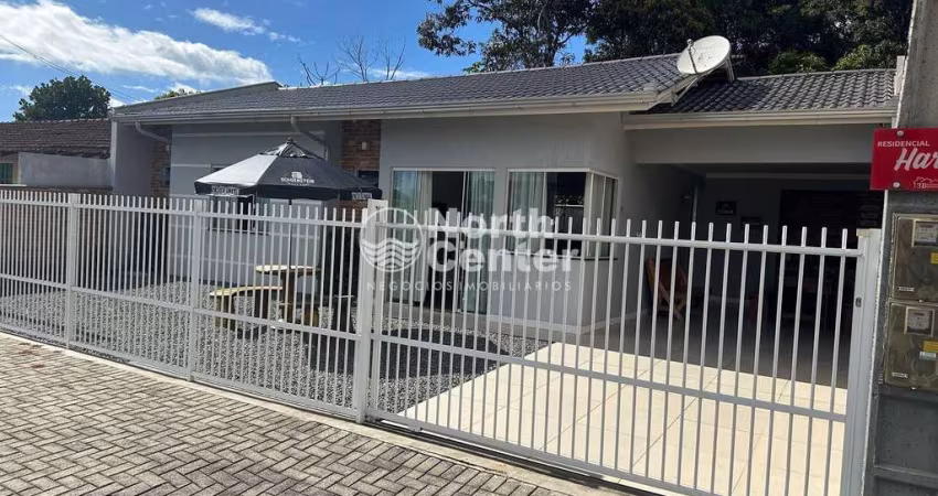 Linda Casa à venda, pinheiros, Balneário Barra do Sul, SC