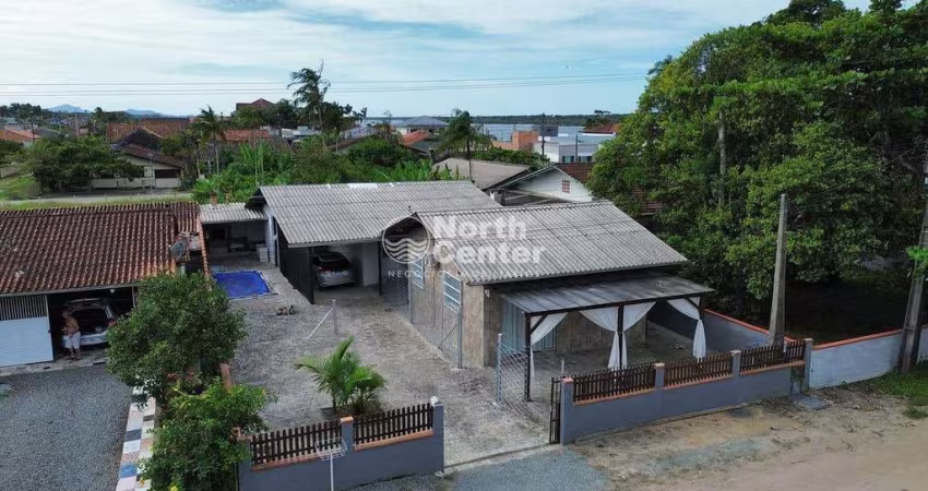 Duas Casa à venda, apenas 200m da lagoa , Costeira, Balneário Barra do Sul, SC