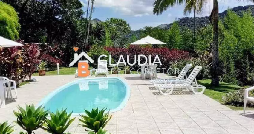 Casa para Venda em Nova Friburgo, Lumiar, 6 dormitórios, 2 suítes, 5 banheiros, 6 vagas