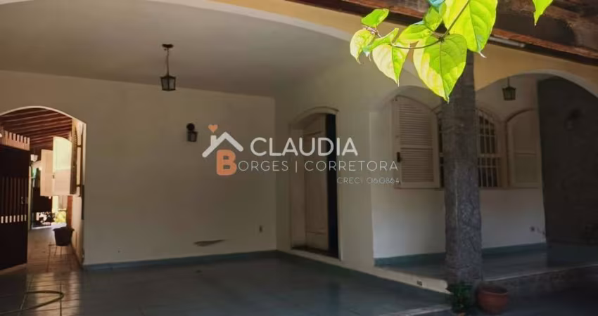 Casa para Venda em São Gonçalo, Centro, 3 dormitórios, 1 suíte, 1 banheiro, 1 vaga