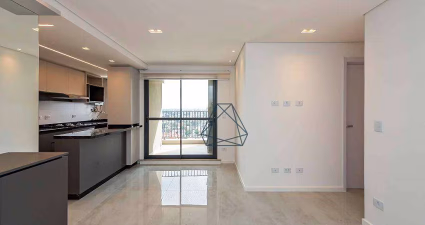 Apartamento com 3 dormitórios para alugar, 74 m² por R$ 4.930,46/mês - Novo Mundo - Curitiba/PR