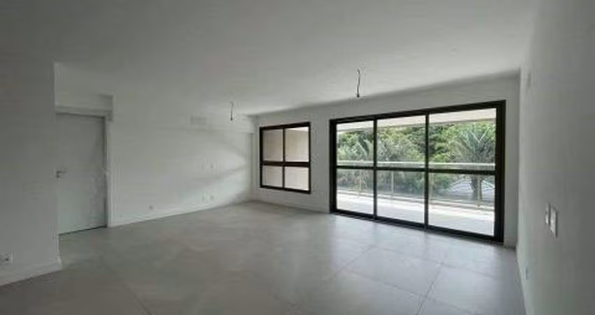 Apartamento com 4 Quartos e 3 Vagas na Barra