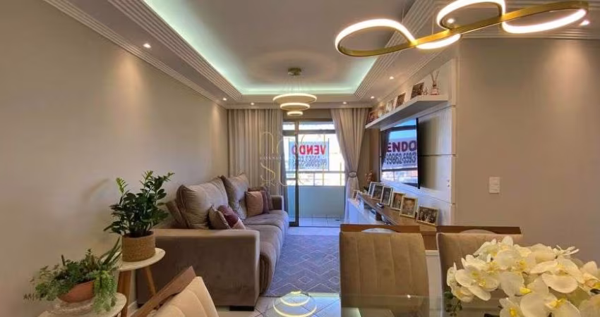 Apartamento com 02 dormitórios, 01 vaga, último andar, com vista mar, no Estreito/Florianópolis