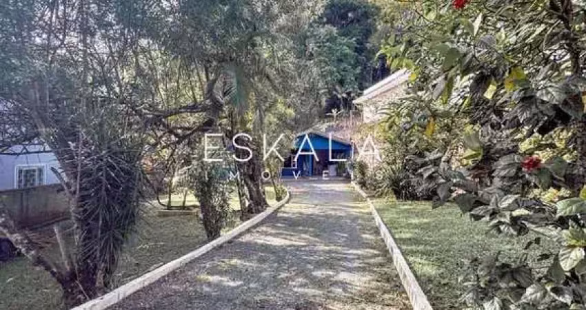 Casa com 03 dormitórios | ilha da figueira - jaraguá do sul