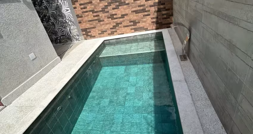CASA LOTE INTEIRO COM PISCINA