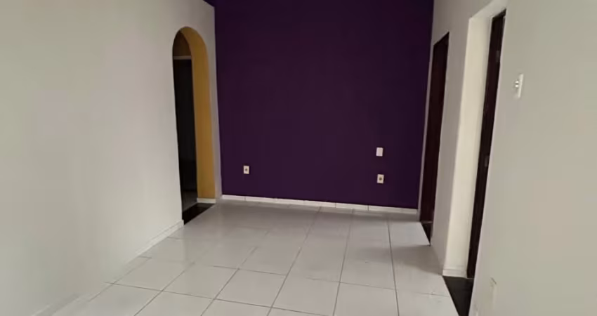 ALUGO CASA BAIXA