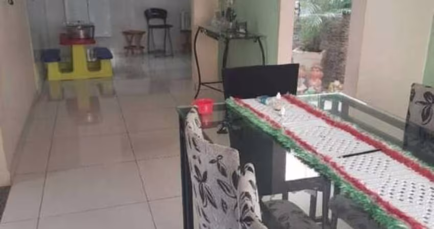 Casa à venda, 6 quartos, 2 vagas, Granada - Uberlândia/MG