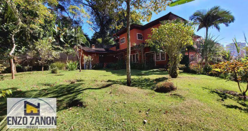 Condomínio fechado de alto padrão no jardim hollywood. terreno com 1.125,00 m², sobrado com 4 suítes e área construída de 470 m². segurança 24 horas.